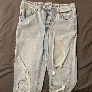 Womens No boundaries jeans with rips